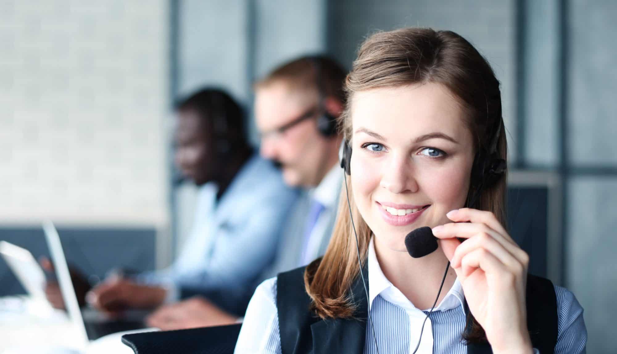 7 Customer Service Tips for Helping People Over the Phone
