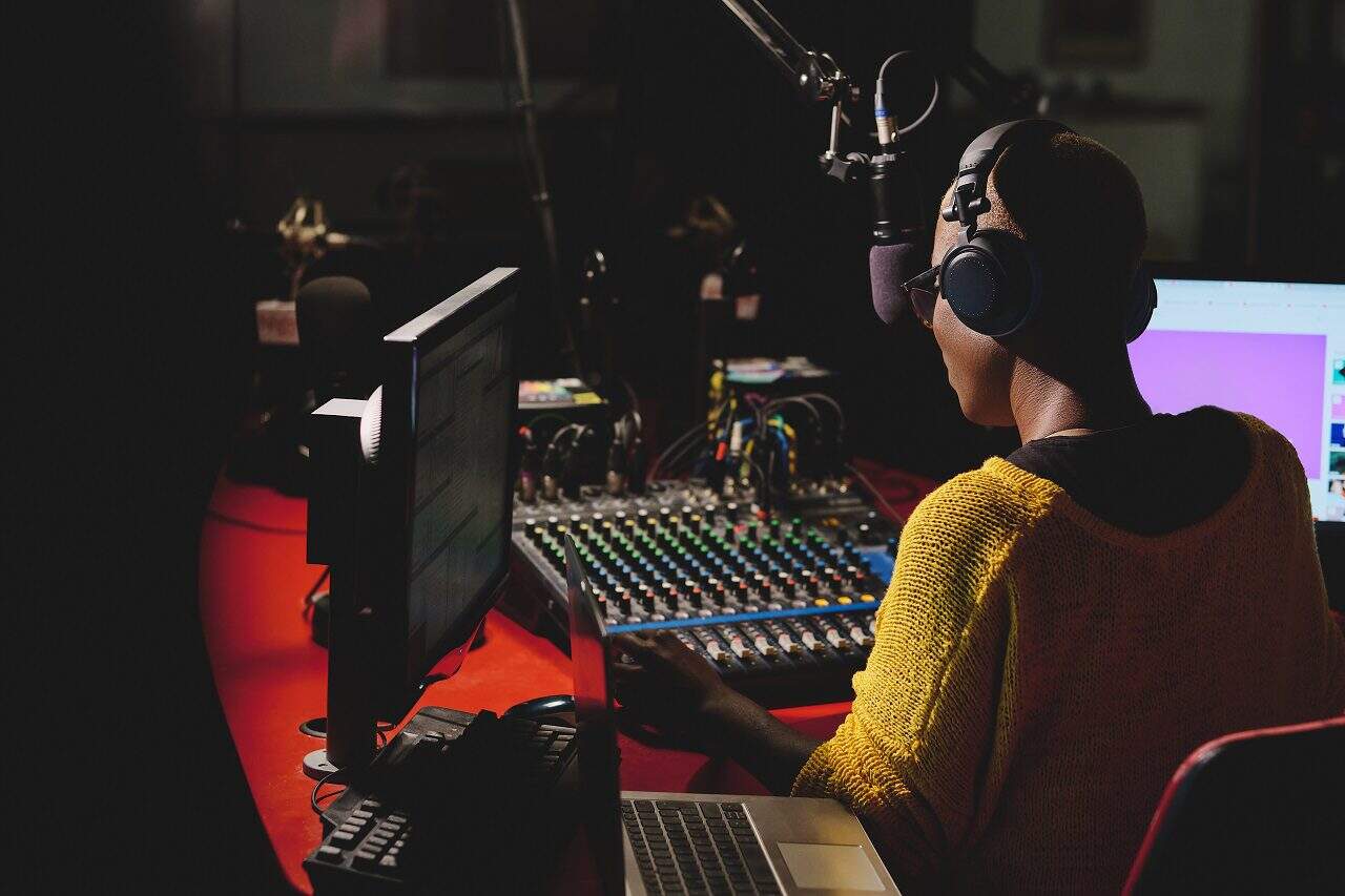 Mastering Radio Commercials in 2024: Key Strategies
