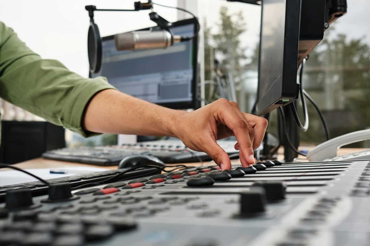 Crafting a Successful Radio Advertising Campaign