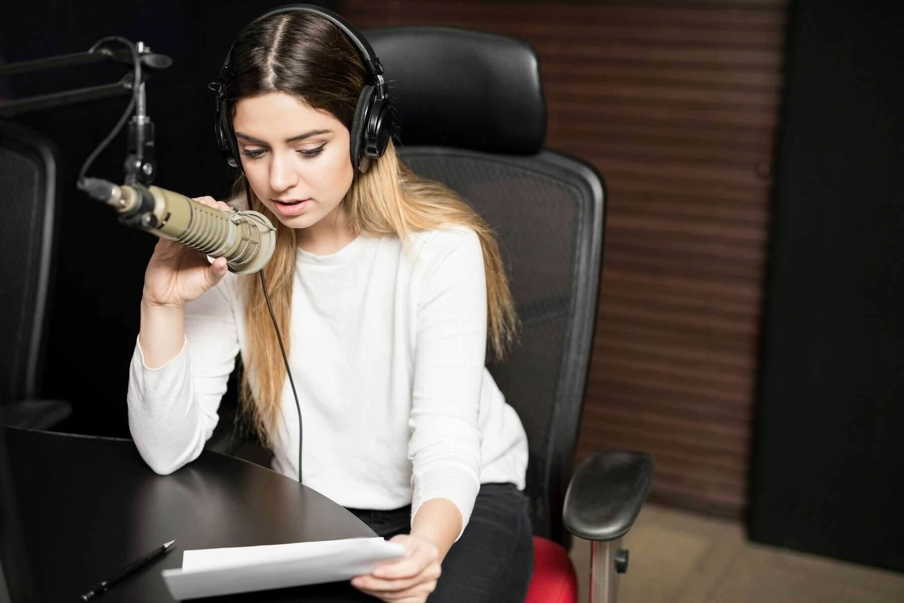 Steps to Build a Cool Radio Commercial