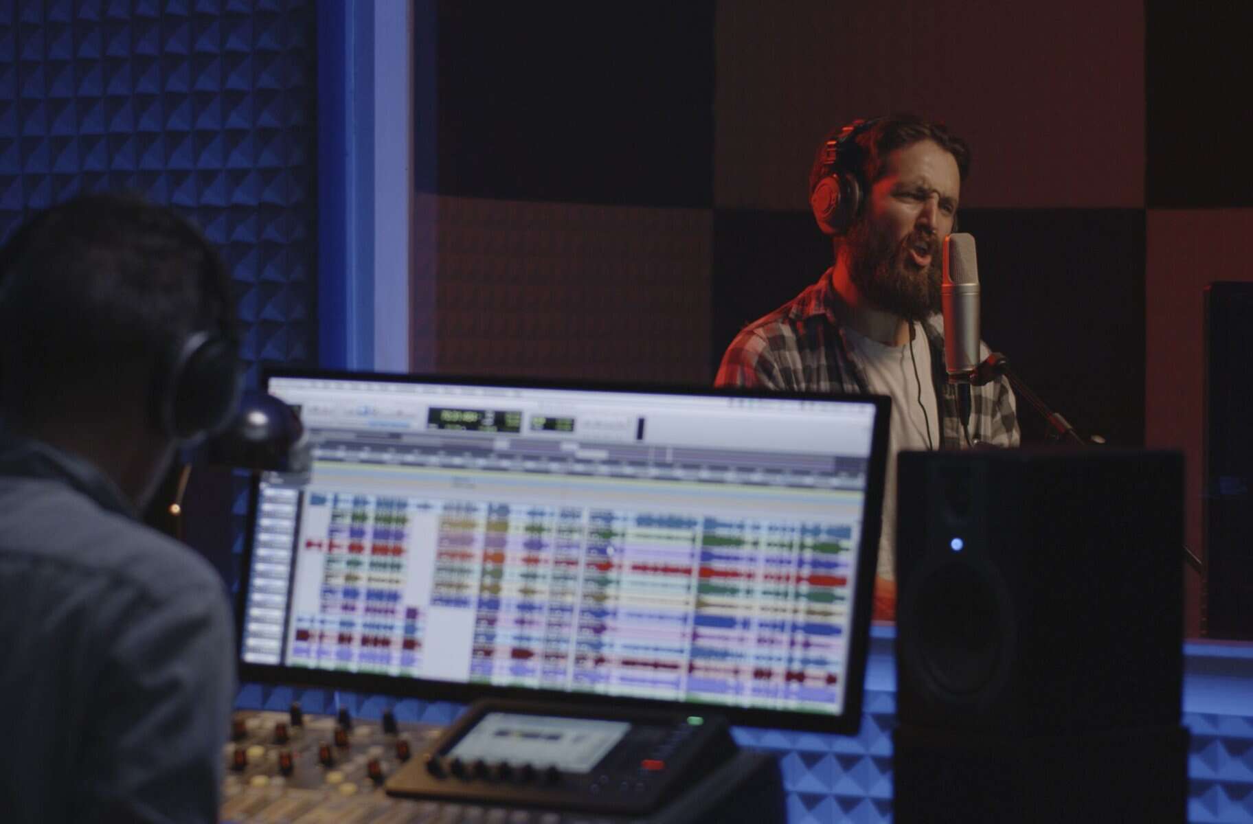 The Magic of Voiceovers in Radio Advertising