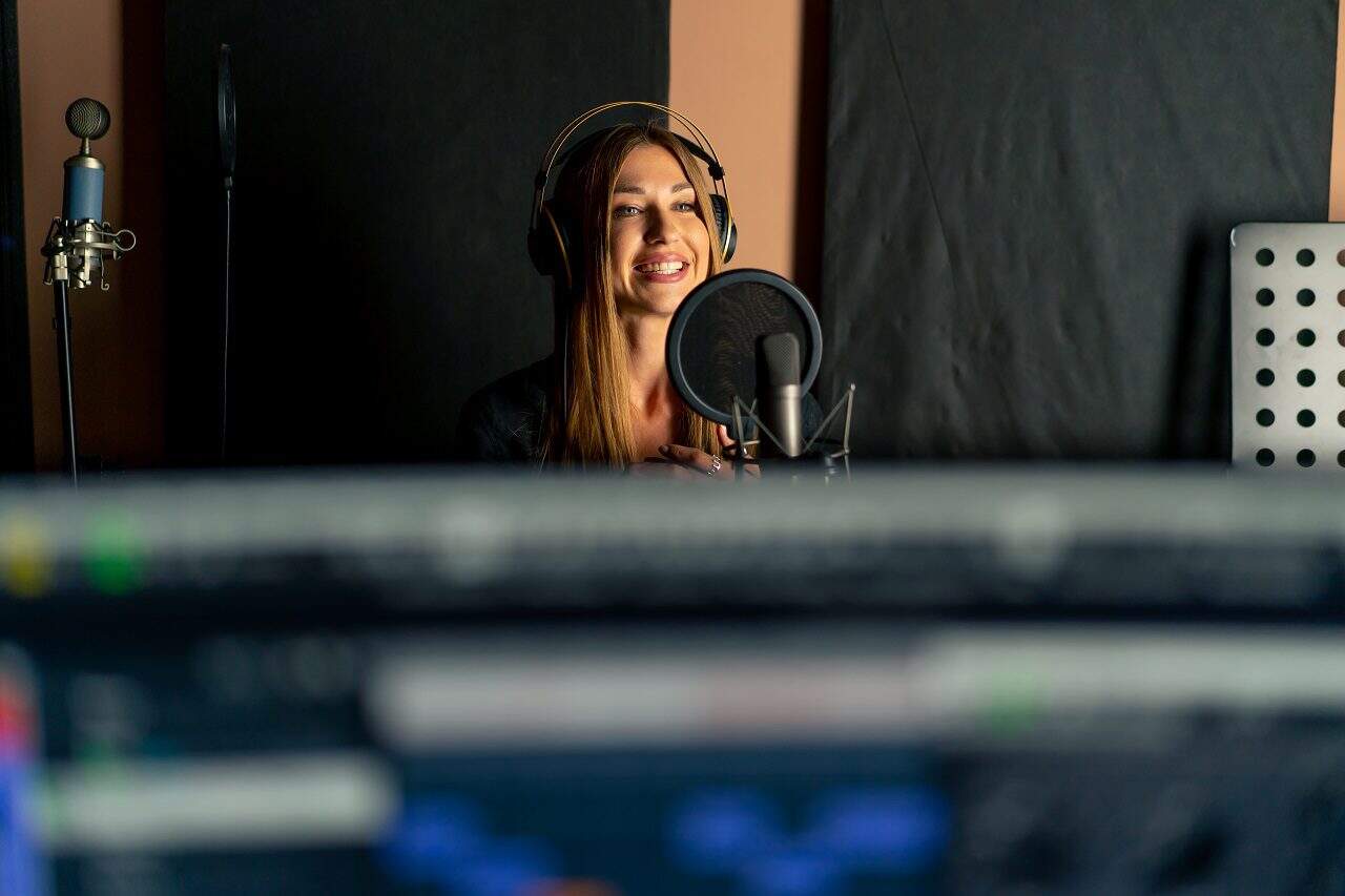 The Impact of Voice-Over Talent in Radio Commercial Success
