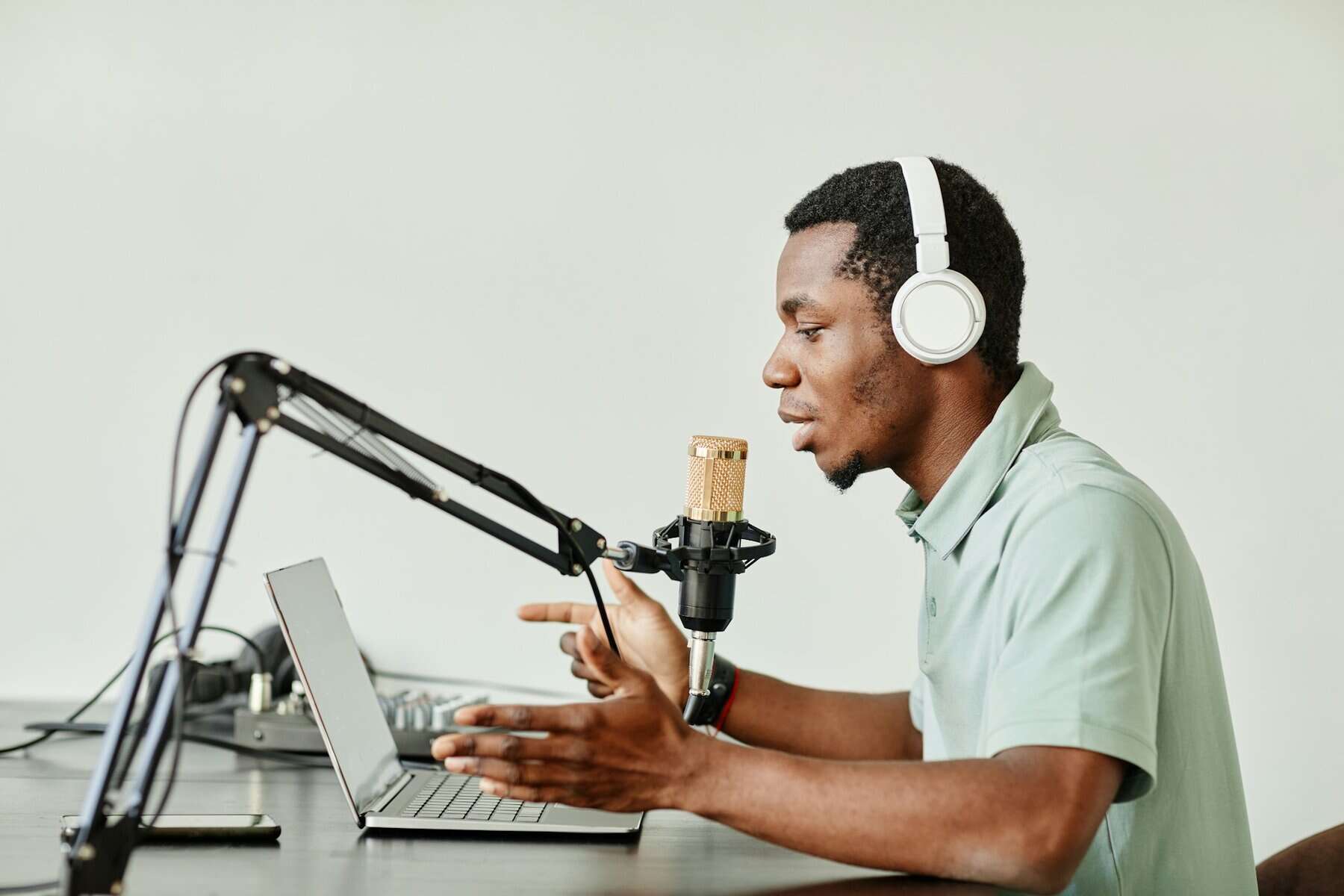 Tips and Techniques for Crafting Stories in Radio Ads