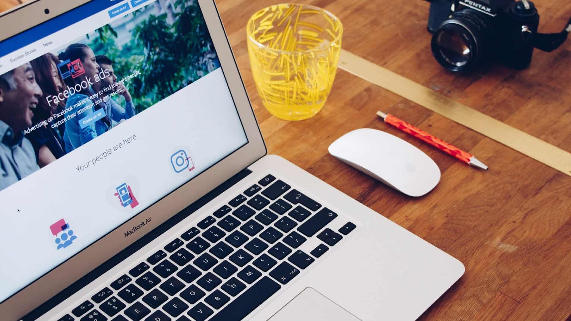 How to Keep Facebook Ads from Getting Buried Over the Holidays