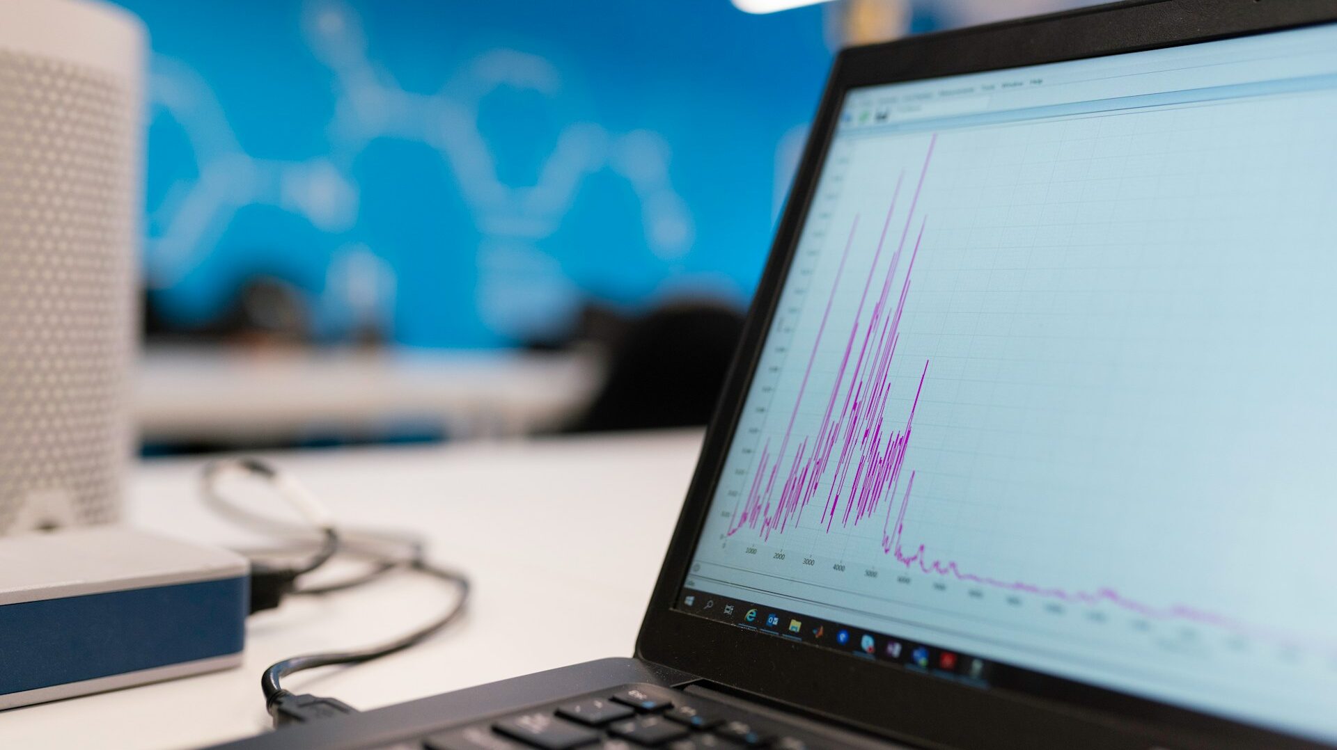 Measuring Jingle ROI: UTMs, Call Tracking, Split Tests, and Attribution