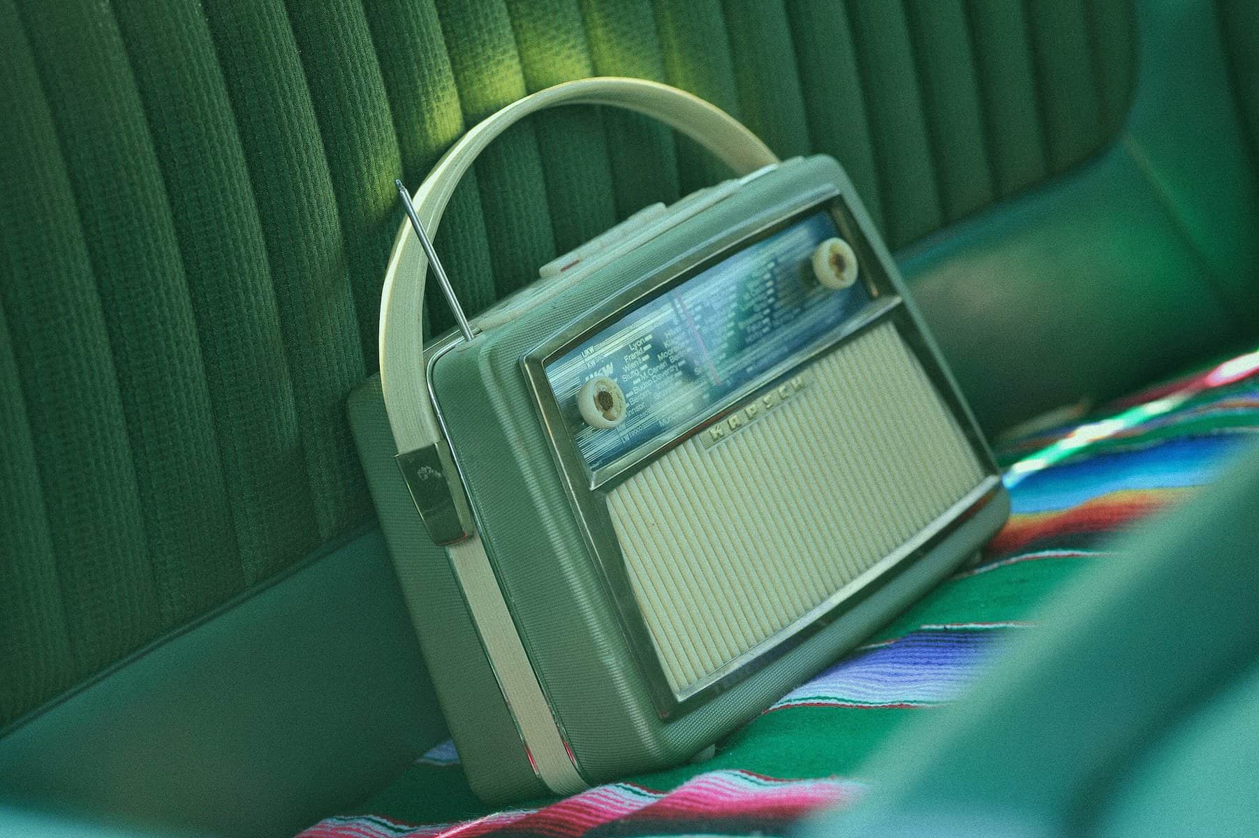 9 Tips for Crafting Radio Ads That Resonate with Listeners