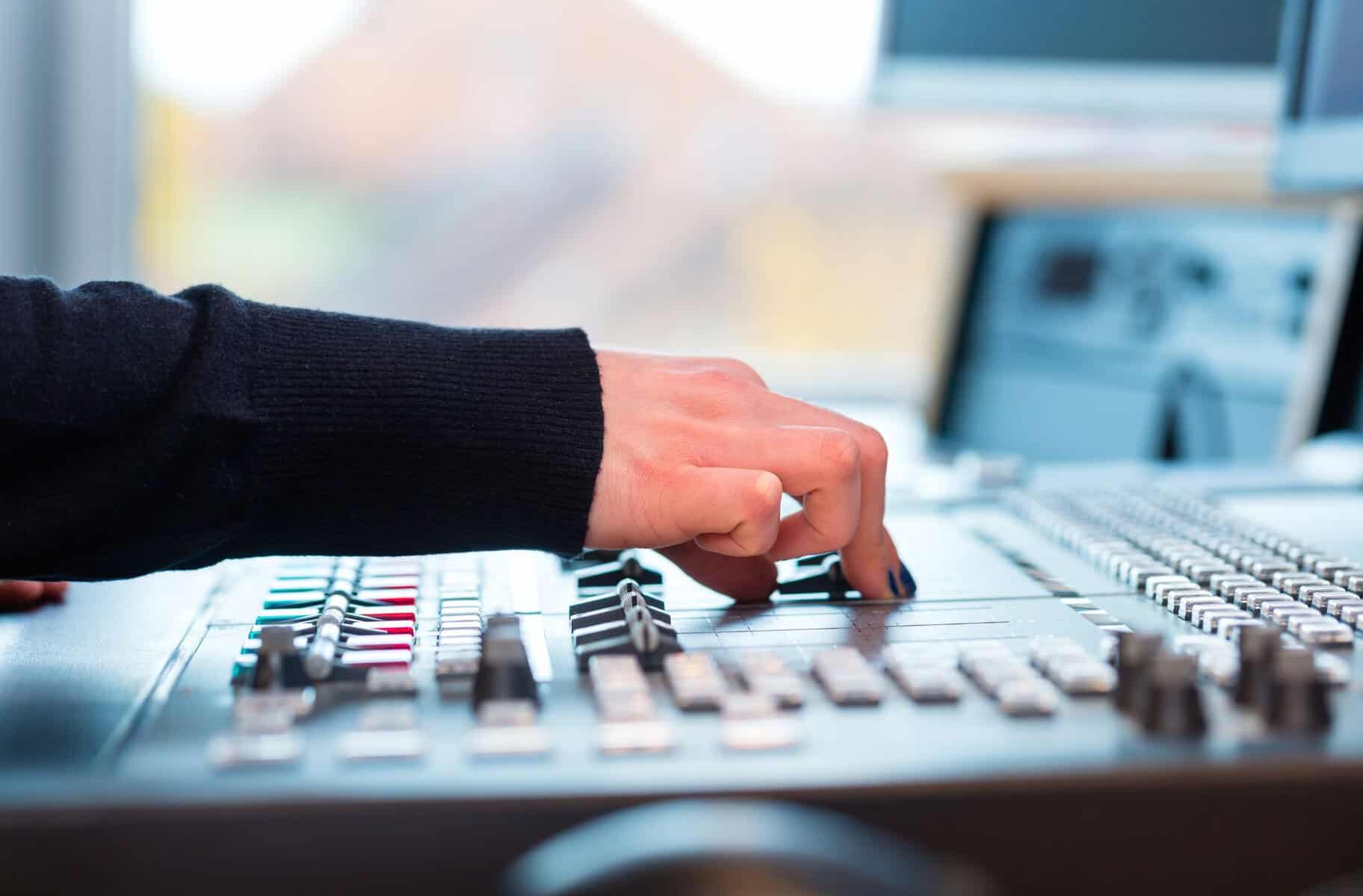 Impact of Sound Effects on Radio Commercial Production