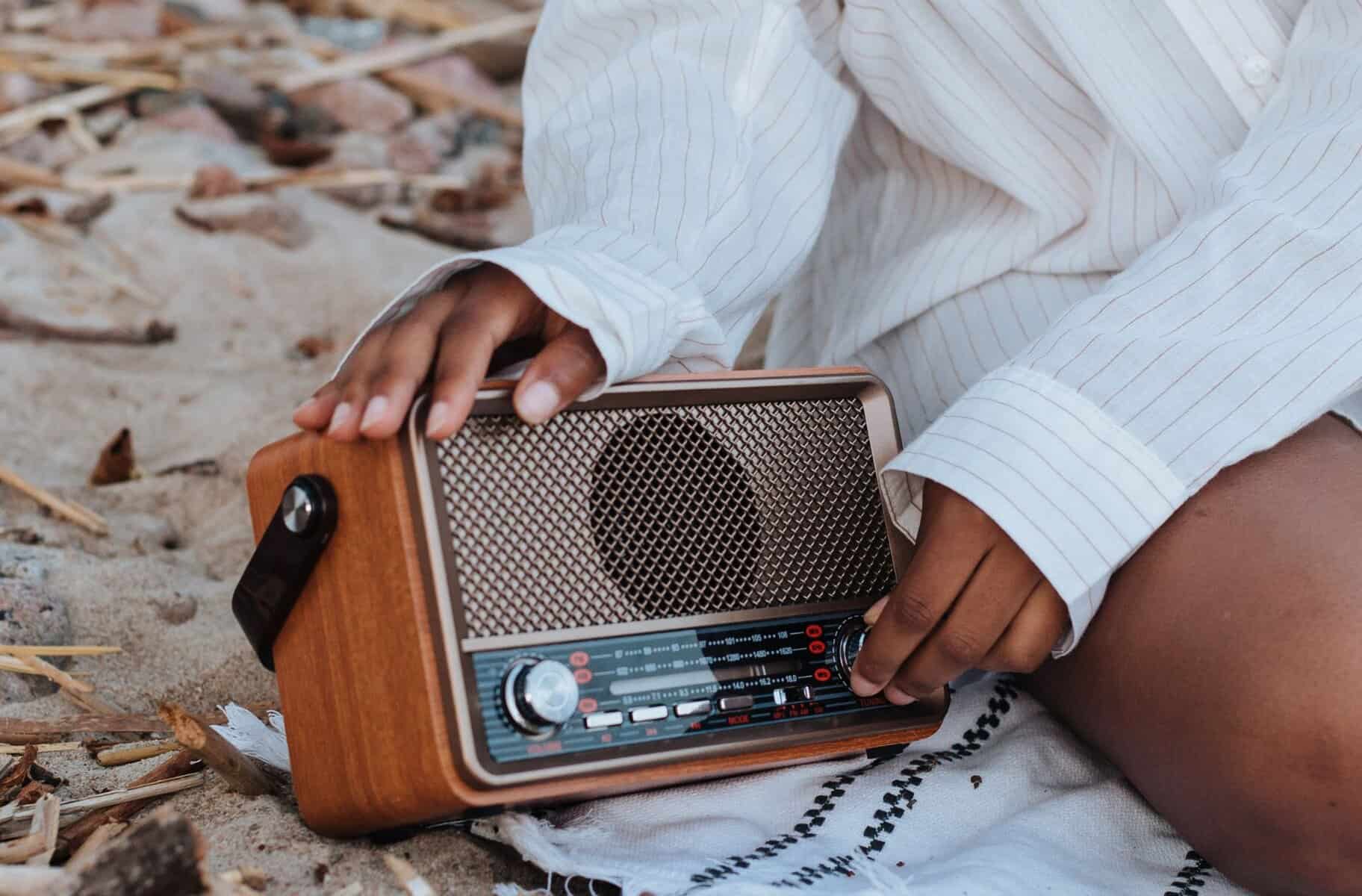 Using Music in Radio Ads Effectively to Boost Engagement