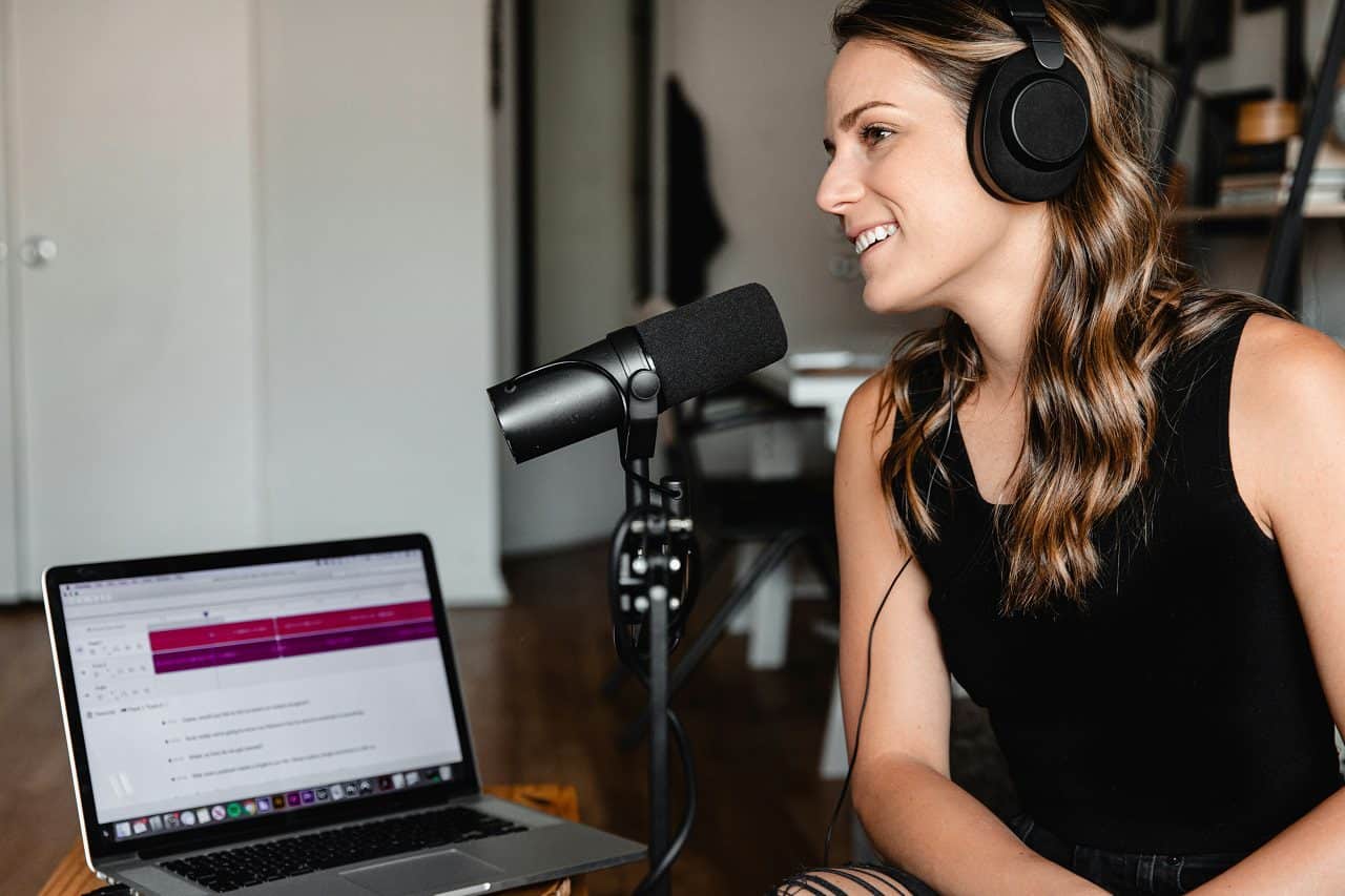 Leveraging Podcast Advertising to Amplify Your Brand Message