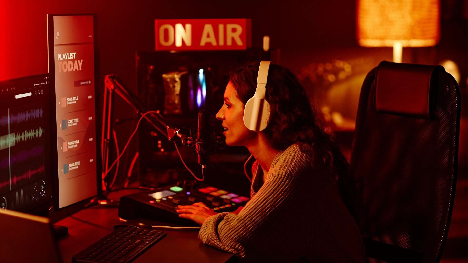 What Makes a Good Winter Hook for Radio Jingles