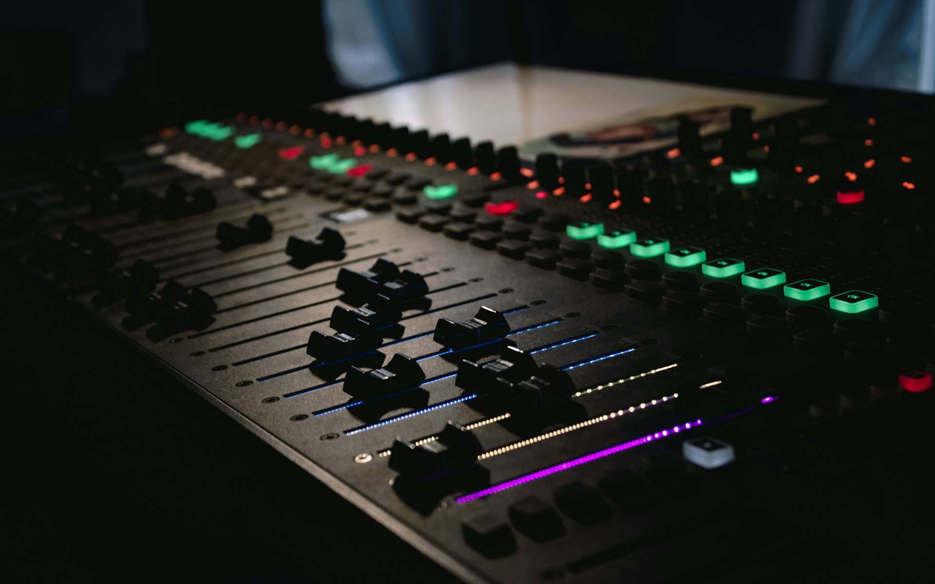 The Power of Sound Effects in Radio Commercials: Ad&#039;s Impact