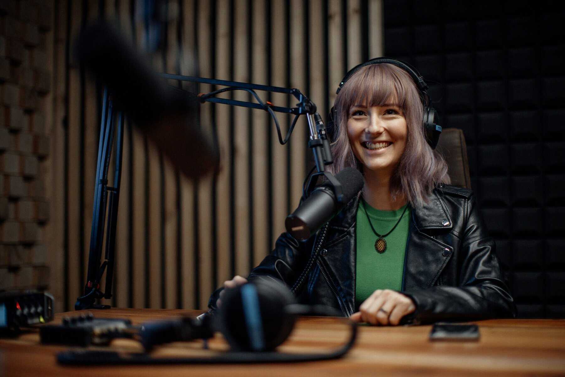Writing the Perfect Radio Commercial Script: A Guide